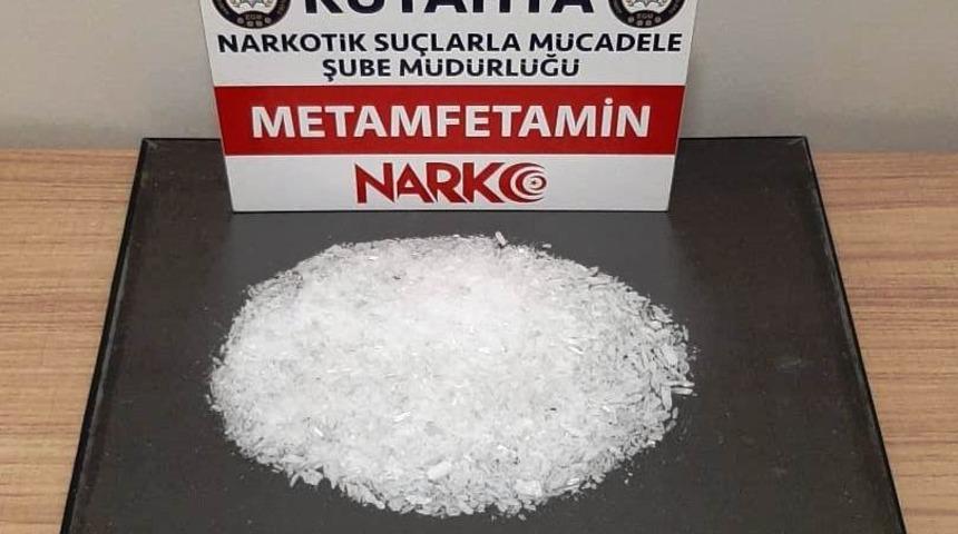 K&uuml;tahya&rsquo;da 120 gram metamfetamin ele ge&ccedil;irildi