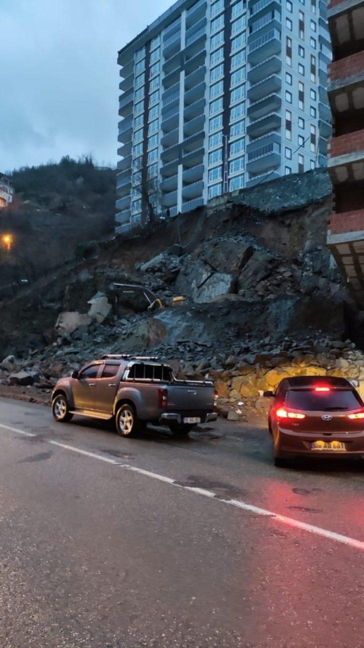 Artvin’de istinat duvarı çöktü, operatör son anda kurtuldu G4