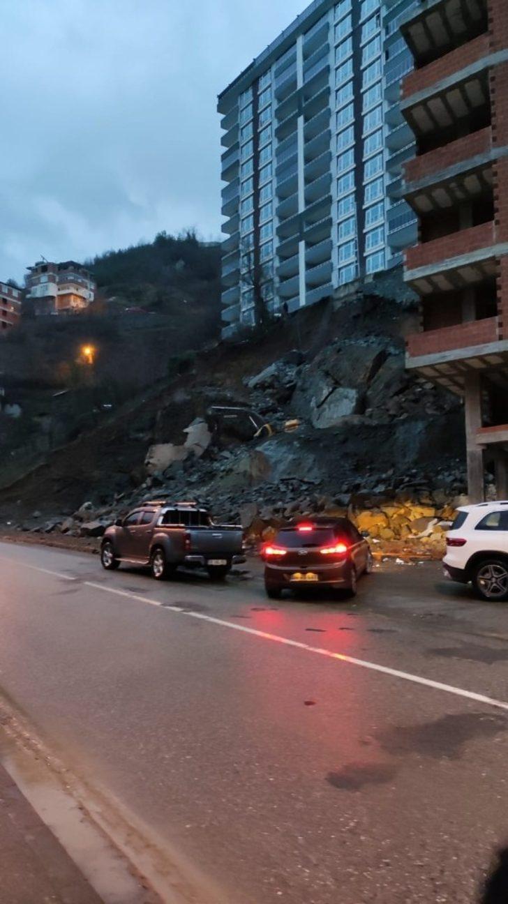 Artvin’de istinat duvarı çöktü, operatör son anda kurtuldu G5