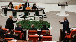 Meclis'te tansiyon yükseldi: 'Kılıçdaroğlu kadar başınıza taş düşsün'