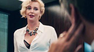 Charlize Theron, lezbiyen bir karakteri canlandırmak istiyor