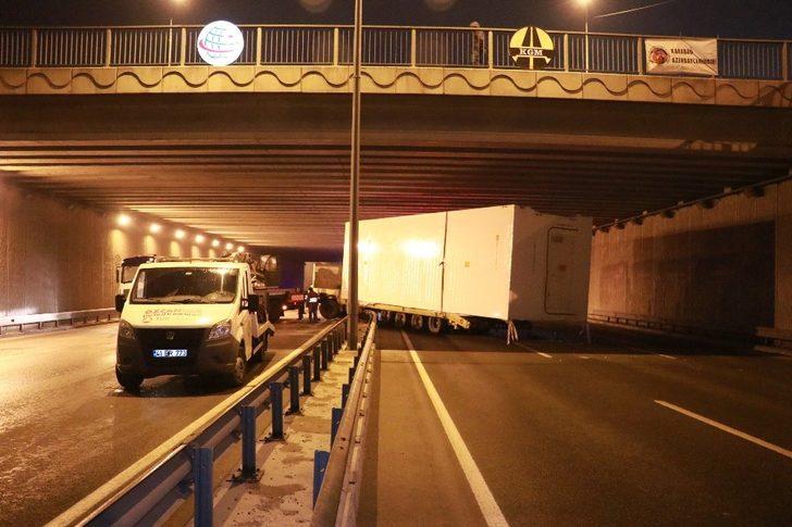 D-100 Karayolunda faciaya ramak kaldı G4