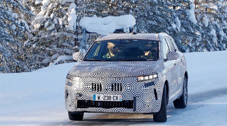 Yeni Renault Kadjar kameralara yakalandı!