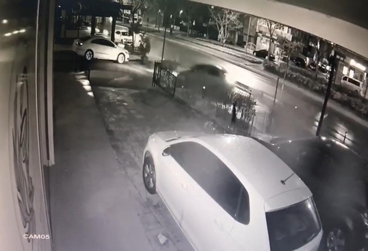 Ataşehir&rsquo;de kısıtlamayı ihlal eden alkoll&uuml; gen&ccedil;ler otomobille evin bah&ccedil;esine girdi
