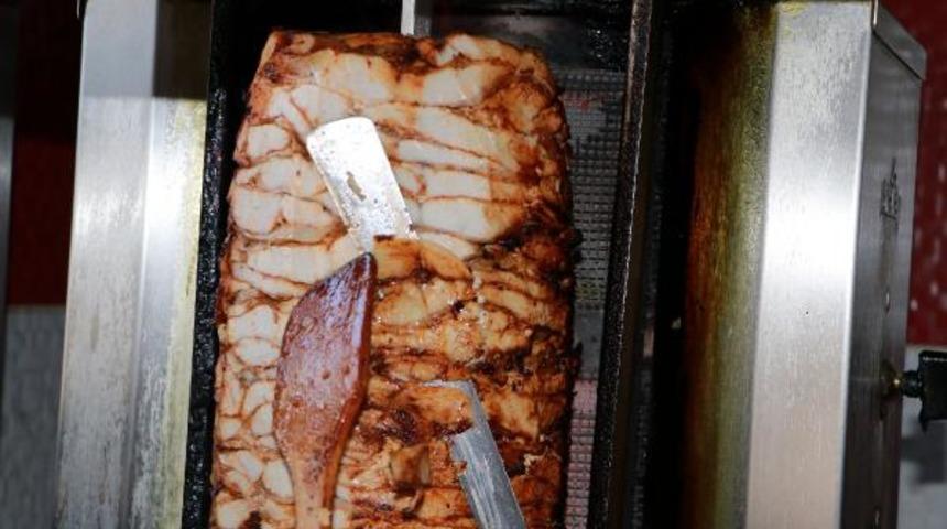 Uzmanından kritik uyarı! Bayat tavuk dönerde ‘düşük’ tehlikesi