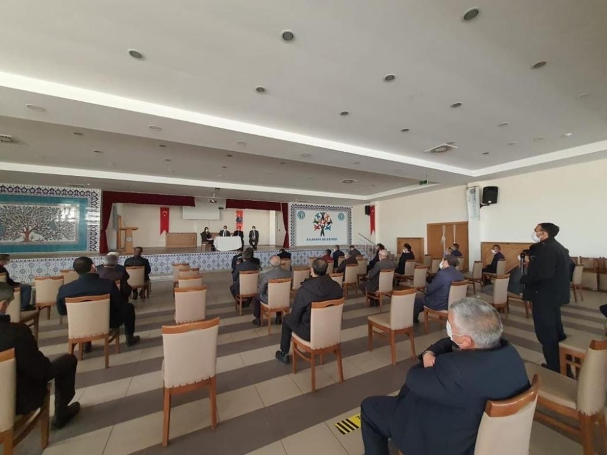 Aslanapa&rsquo;da muhtarlar toplantısı