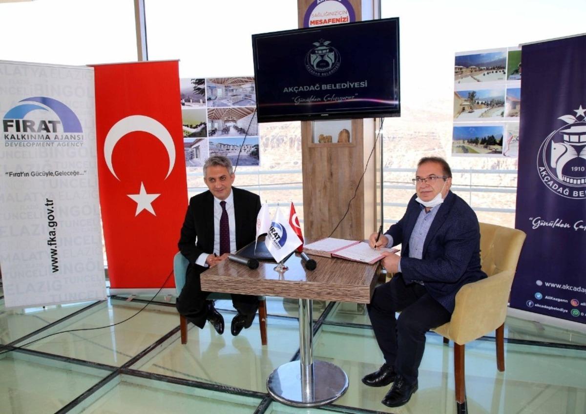 &rsquo;B&uuml;y&uuml;leyici Vadiyi Seyrediyorum&rsquo; projesinde imzalar atıldı