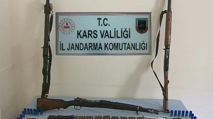 Kars&rsquo;ta ruhsatsız silah operasyonu