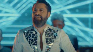 Çılgın Sedat kimdir? Evi yanan şarkıcı canlı yayın konuğu oldu! Çılgın Sedat kaç yaşında, nereli? Çılgın Sedat’ın eşi ve çocukları kimdir?