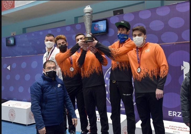 Curlingte kupalar sahiplerini buldu G4