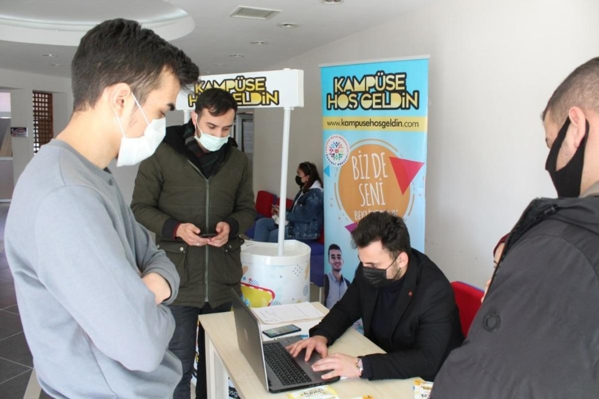 &Uuml;niversiteye yatay ge&ccedil;iş zamanı