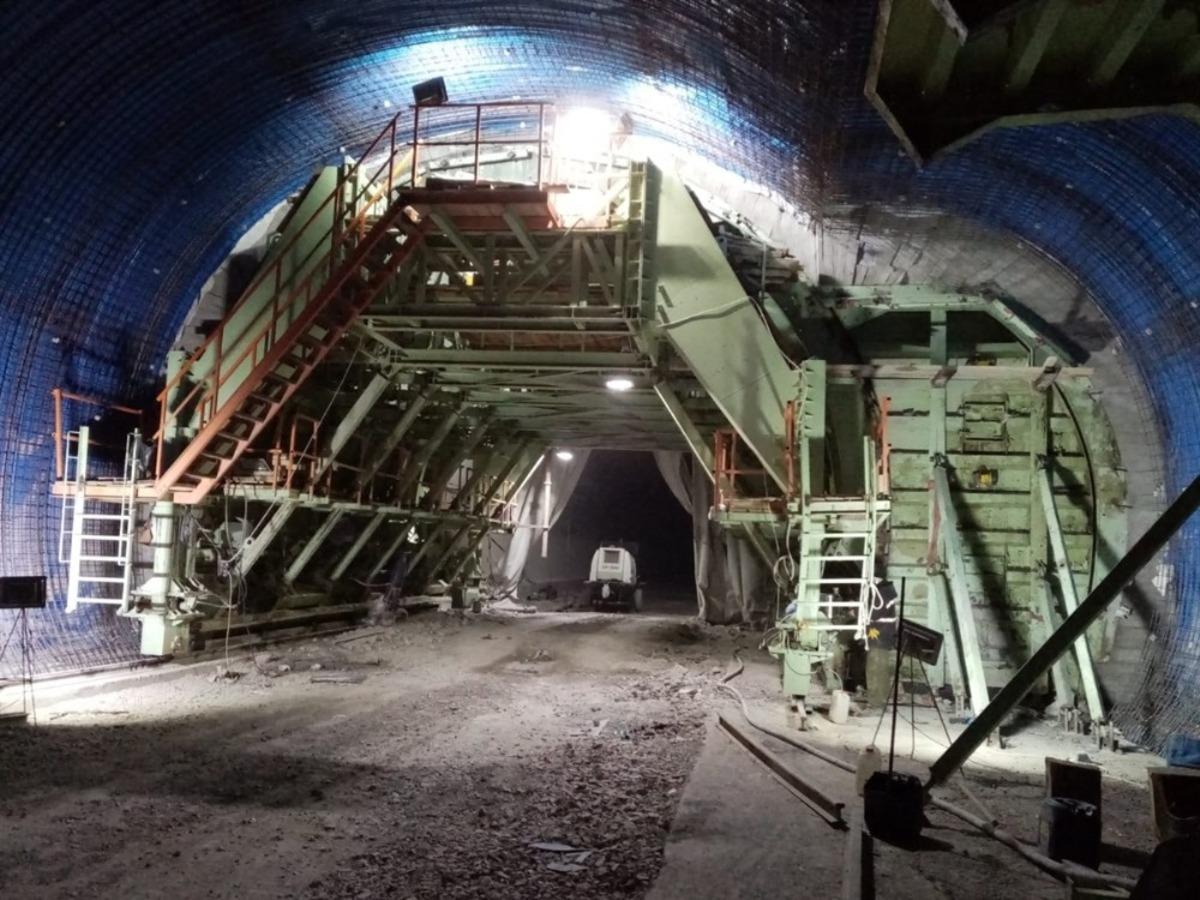 T&uuml;rkiye&rsquo;nin en uzun &uuml;&ccedil;&uuml;nc&uuml; t&uuml;nelinde sona doğru