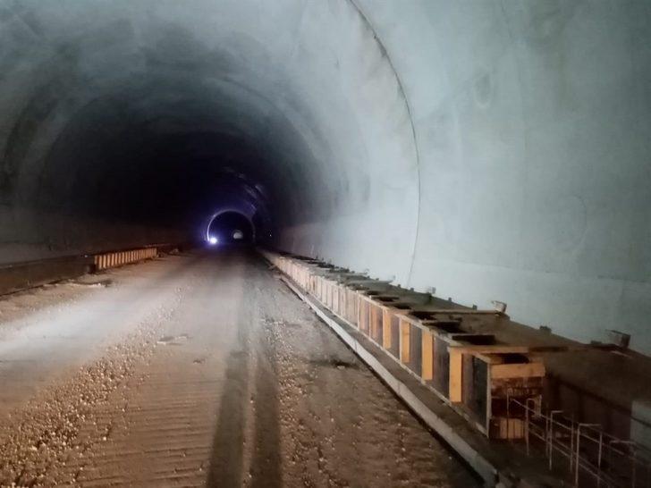 Türkiye’nin en uzun üçüncü tünelinde sona doğru G4