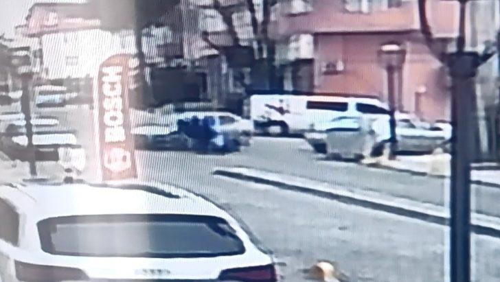Motosiklet sürücüsünün yaralandığı kaza kameraya yansıdı G2