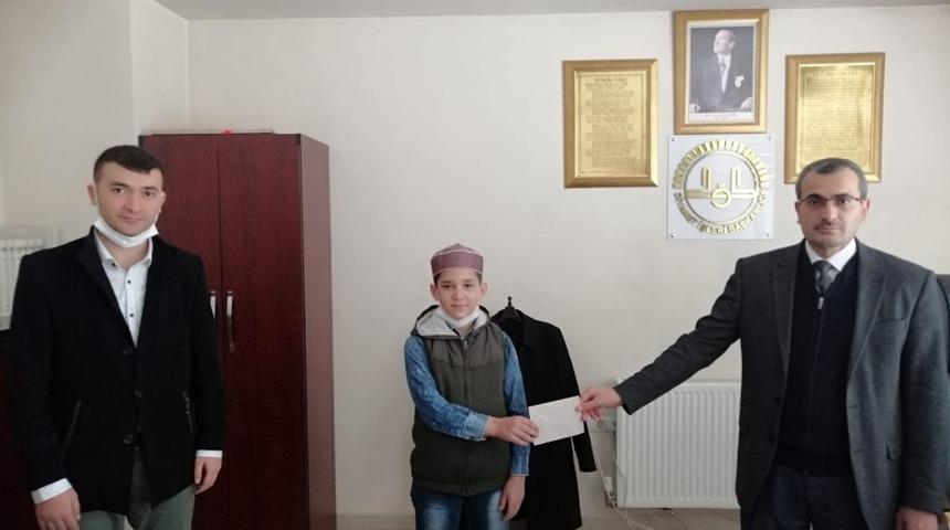 10 yaşında Kur’anı Kerim’i Güzel Okuma Yarışması’nda birinci oldu