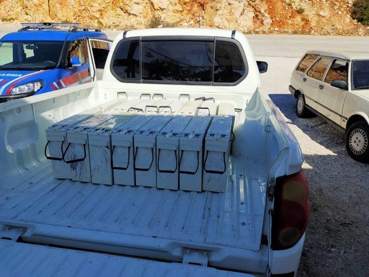 Baz istasyonu akülerini çalan 3 kişi yakalandı G2