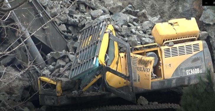 Artvin’de istinat duvarı çöken binada yaşayan 52 hane tahliye edildi G2