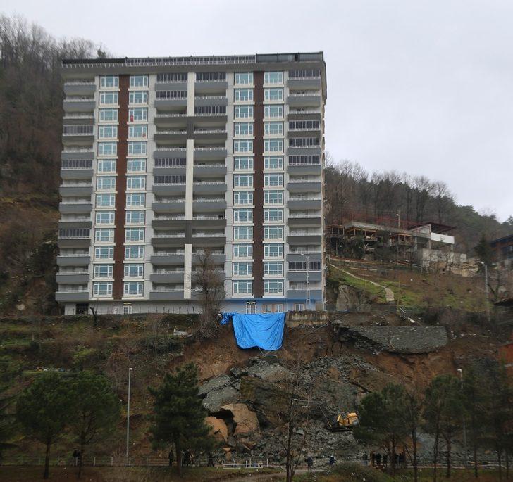 Artvin’de istinat duvarı çöken binada yaşayan 52 hane tahliye edildi G4