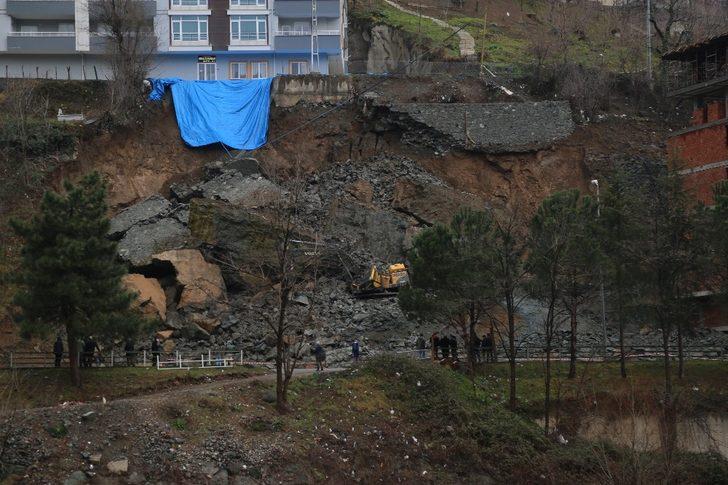 Artvin’de istinat duvarı çöken binada yaşayan 52 hane tahliye edildi G5