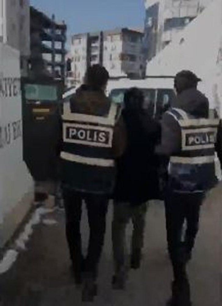 Birinci kattaki evlerden hırsızlık yapan kardeşler tutuklandı G3