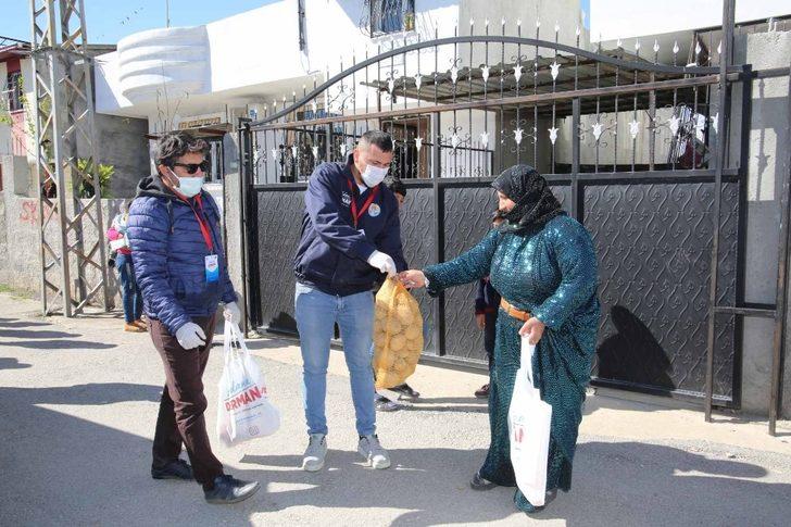 Hayırseverlerden ihtiyaç sahiplerine patates limon G3