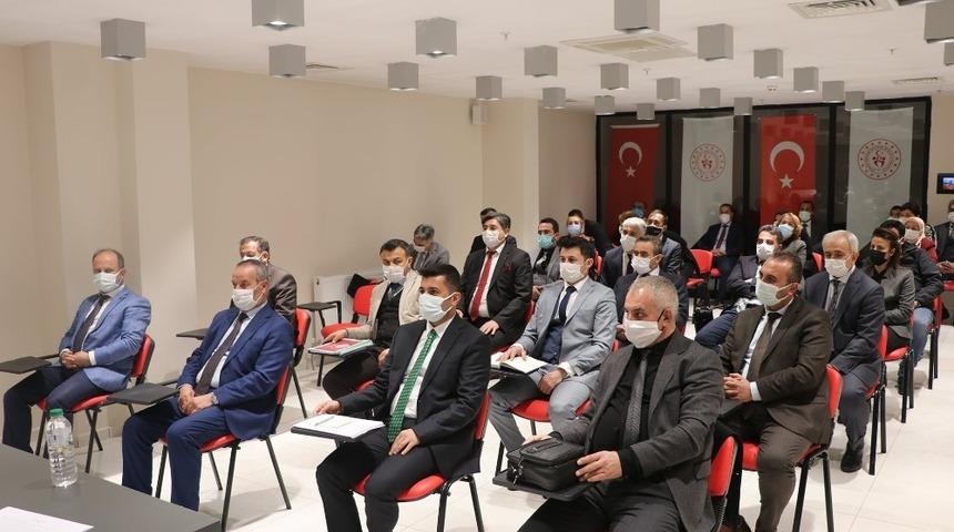 Gen&ccedil;lik ve Spor İl M&uuml;d&uuml;rl&uuml;ğ&uuml;&rsquo;nde değerlendirme toplantısı yapıldı