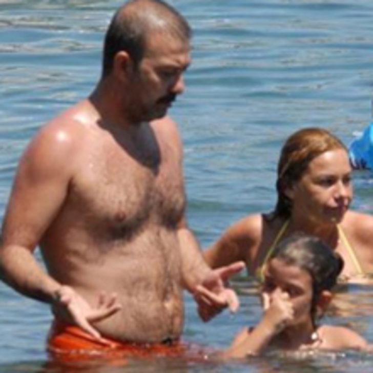 Sevgilisi ve Kızıyla Tatilde 