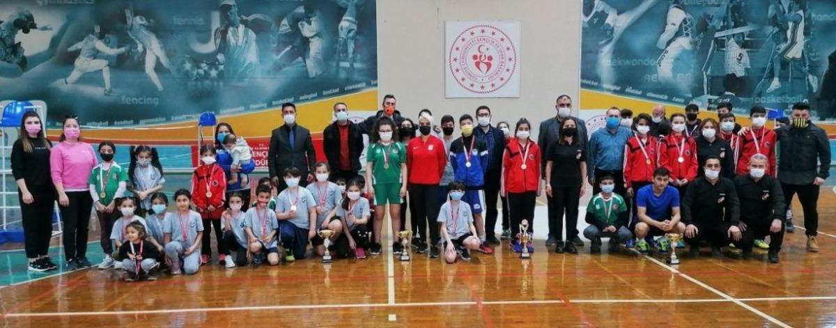 Yunusemreli badmintoncuardan 13 madalya