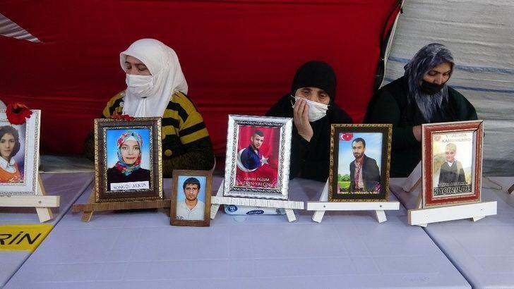 HDP önündeki aileler çocuklarını terörün kirli ellerinden kurtarmakta kararlı G2