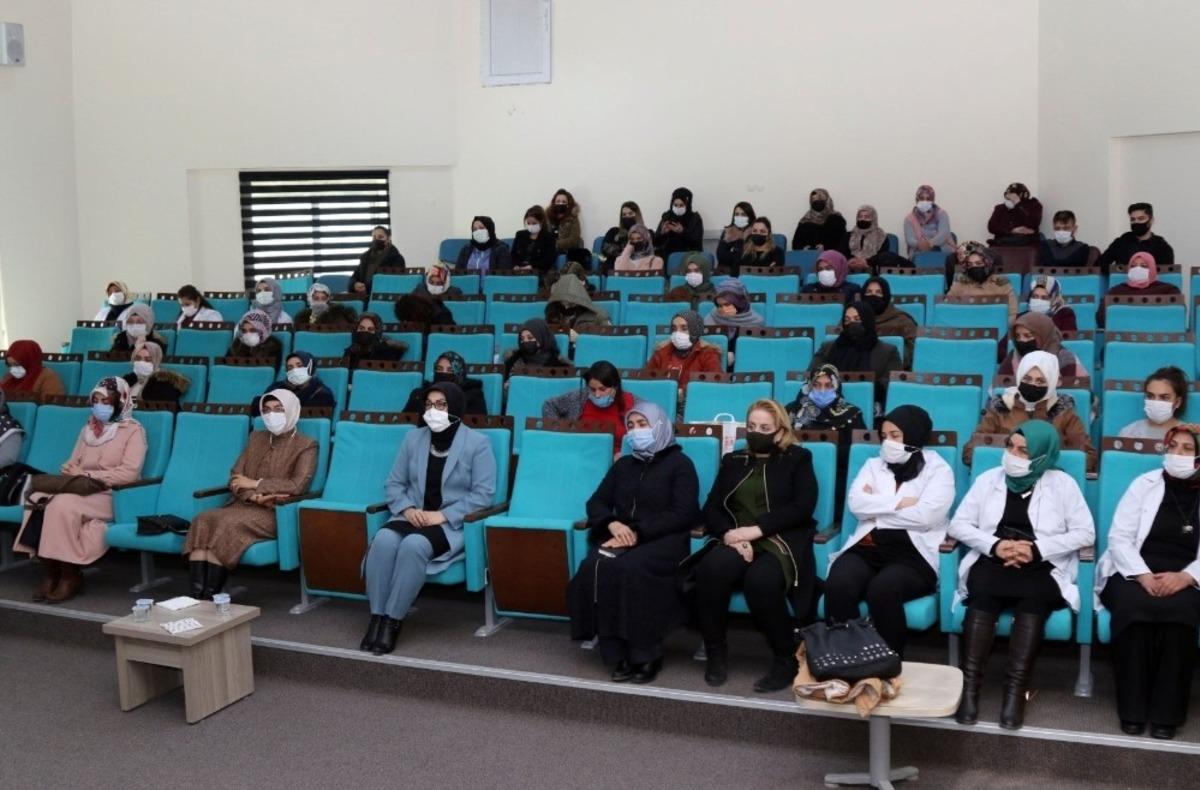 Van&rsquo;da &lsquo;G&ouml;n&uuml;lden G&ouml;n&uuml;le Dost Sohbetleri&rsquo;ne yoğun ilgi