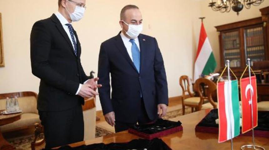 412 tarihi eser Bakan Çavuşoğlu'na teslim edildi