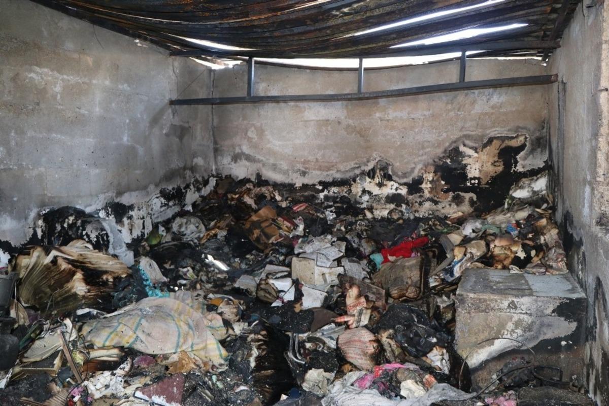 Gazetecinin yanan evini belediye temizledi