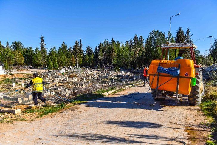 Ceylanpınar ilçe genelinde ilaçlama çalışmalarına başlandı G1