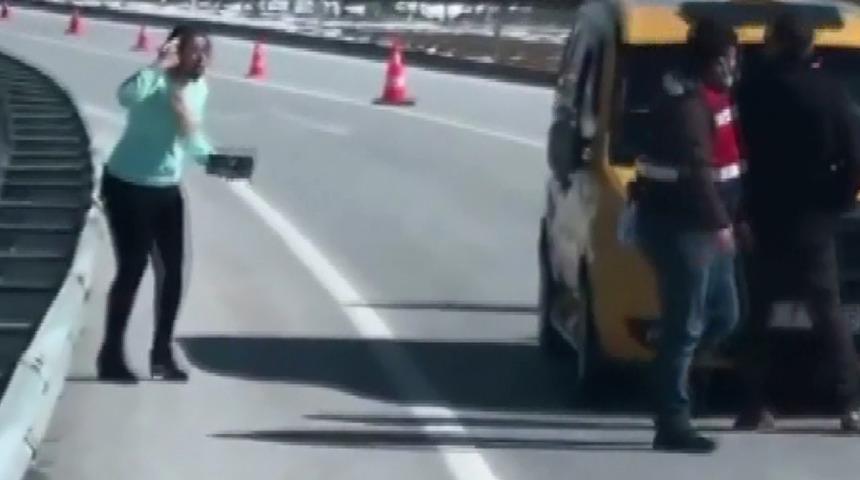 Pitbull cinsi köpeği alınmak istenince kafasına silah dayadı