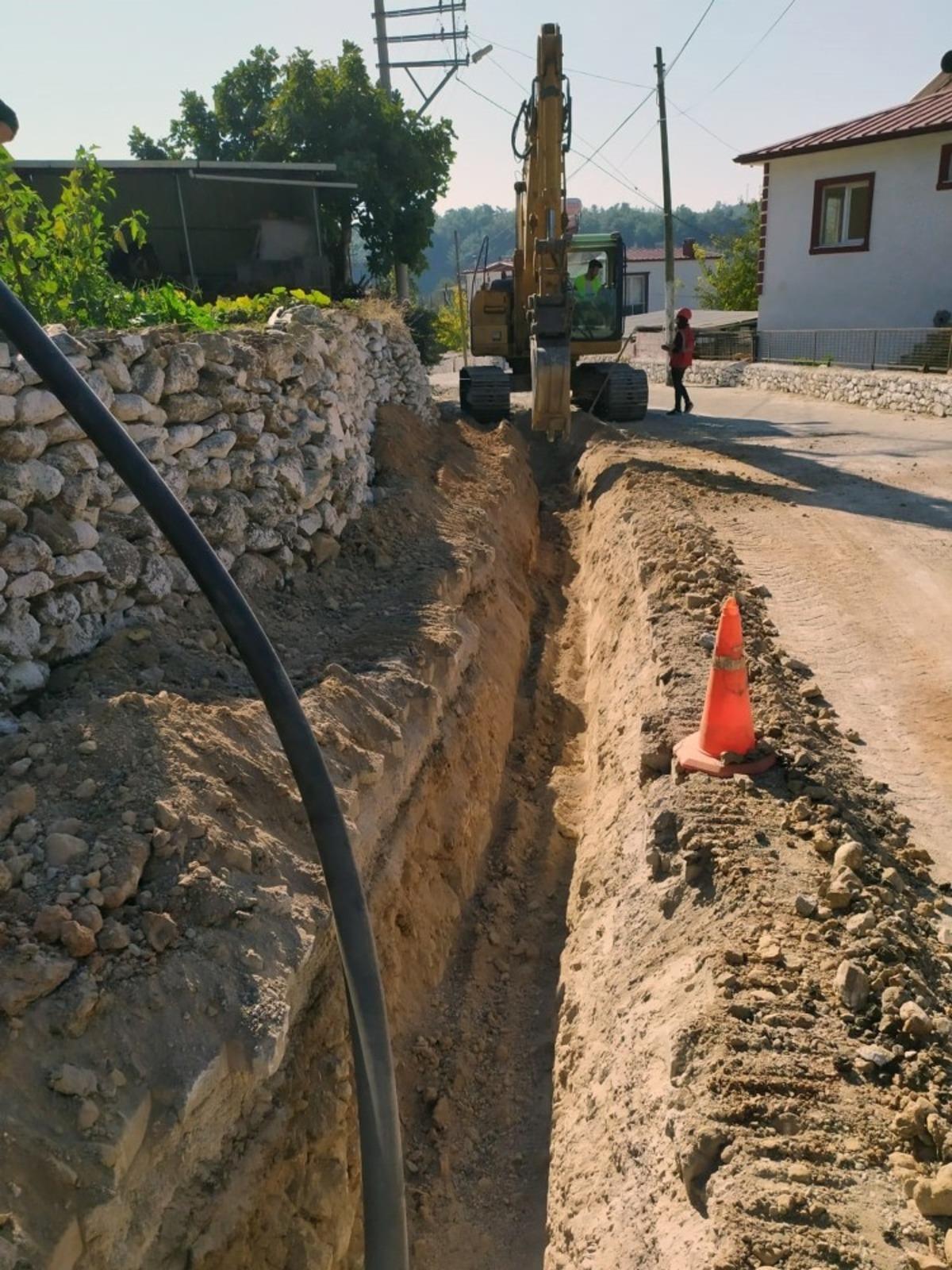 &Ccedil;&ouml;kertmeye 3 km i&ccedil;me suyu hattı d&ouml;şendi
