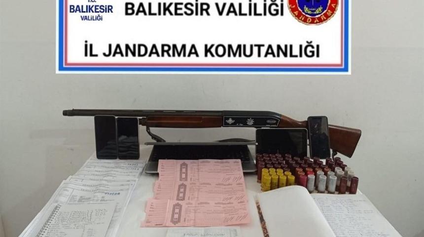 Edremit&rsquo;te tefecilik operasyonu: 3 g&ouml;zaltı