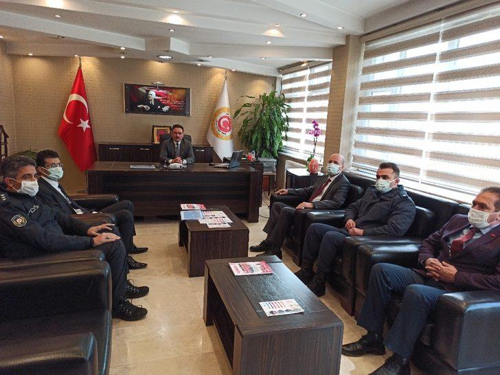 Vali Çiçek’ten hayırseverlere plaket G2