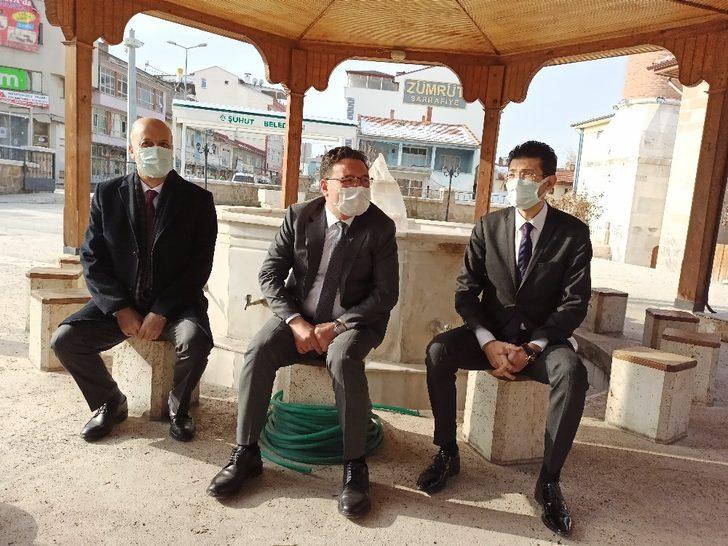 Vali Çiçek’ten hayırseverlere plaket G3