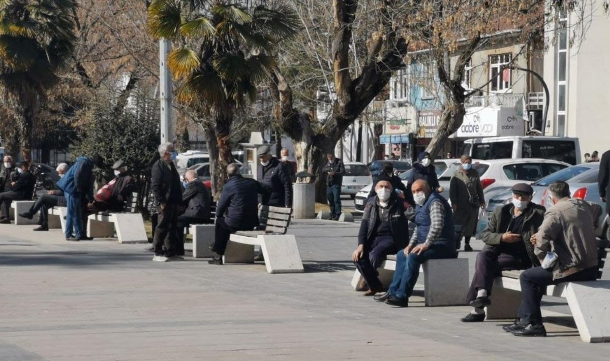 Korona haritası yeşilden kırmızıya d&ouml;nd&uuml;