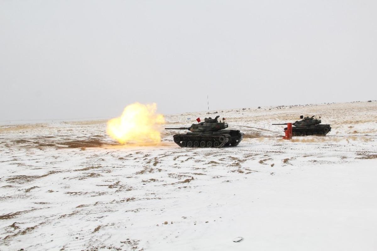Kara Kuvvetleri Komutanlığına ait tank birlikleri muharebe atışı ger&ccedil;ekleştirildi
