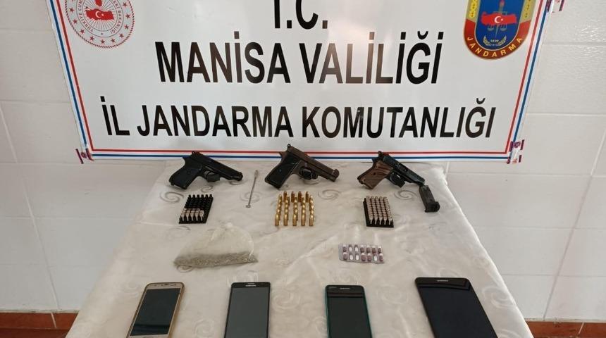 Manisa&rsquo;da uyuşturucu operasyonu: 2 g&ouml;zaltı