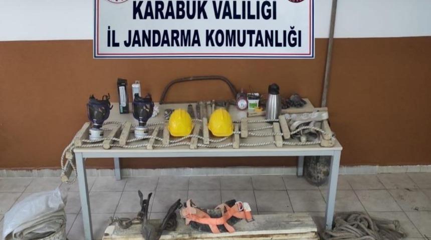 Karab&uuml;k&rsquo;te ka&ccedil;ak kazı yapanlara su&ccedil;&uuml;st&uuml;