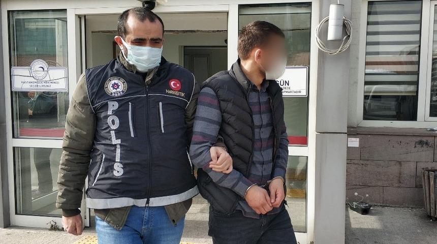 Uyuşturucu ticaretinden g&ouml;zaltına alındılar