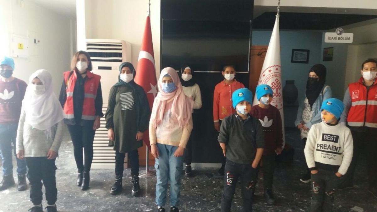 Savaşın &ccedil;ocukları arkeoloji m&uuml;zesini gezdi