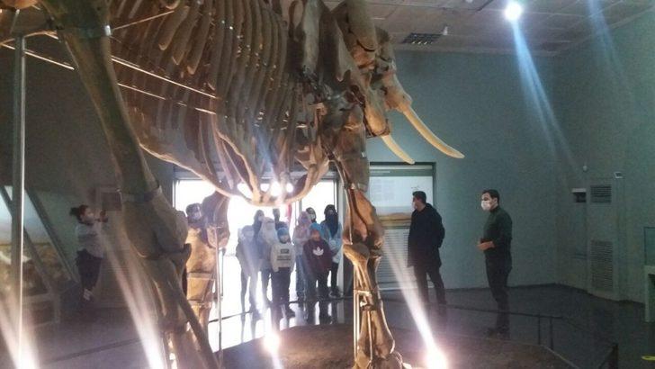 Savaşın çocukları arkeoloji müzesini gezdi G2