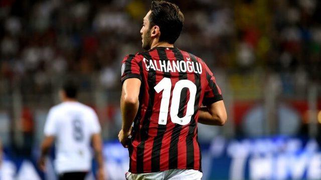 Hakan Çalhanoğlu'ndan Galatasaray paylaşımı