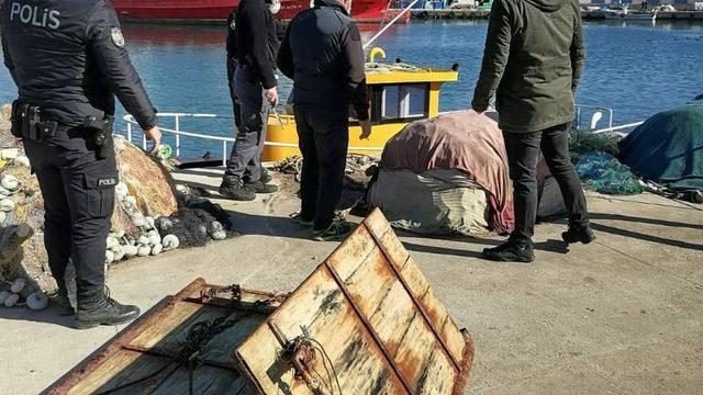 Denizde gizlenmiş 2 adet trol kapısı bulundu