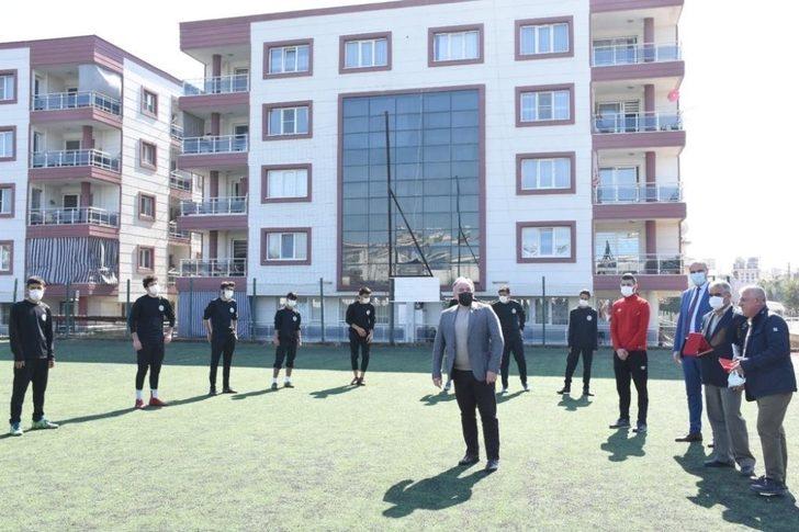 Başkan Öndeş’e spora katkılarından dolayı plaket takdim edildi G2