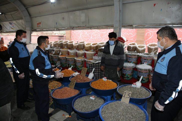 Karaköprü zabıtadan pazar yerlerinde sıkı pandemi denetimi G2