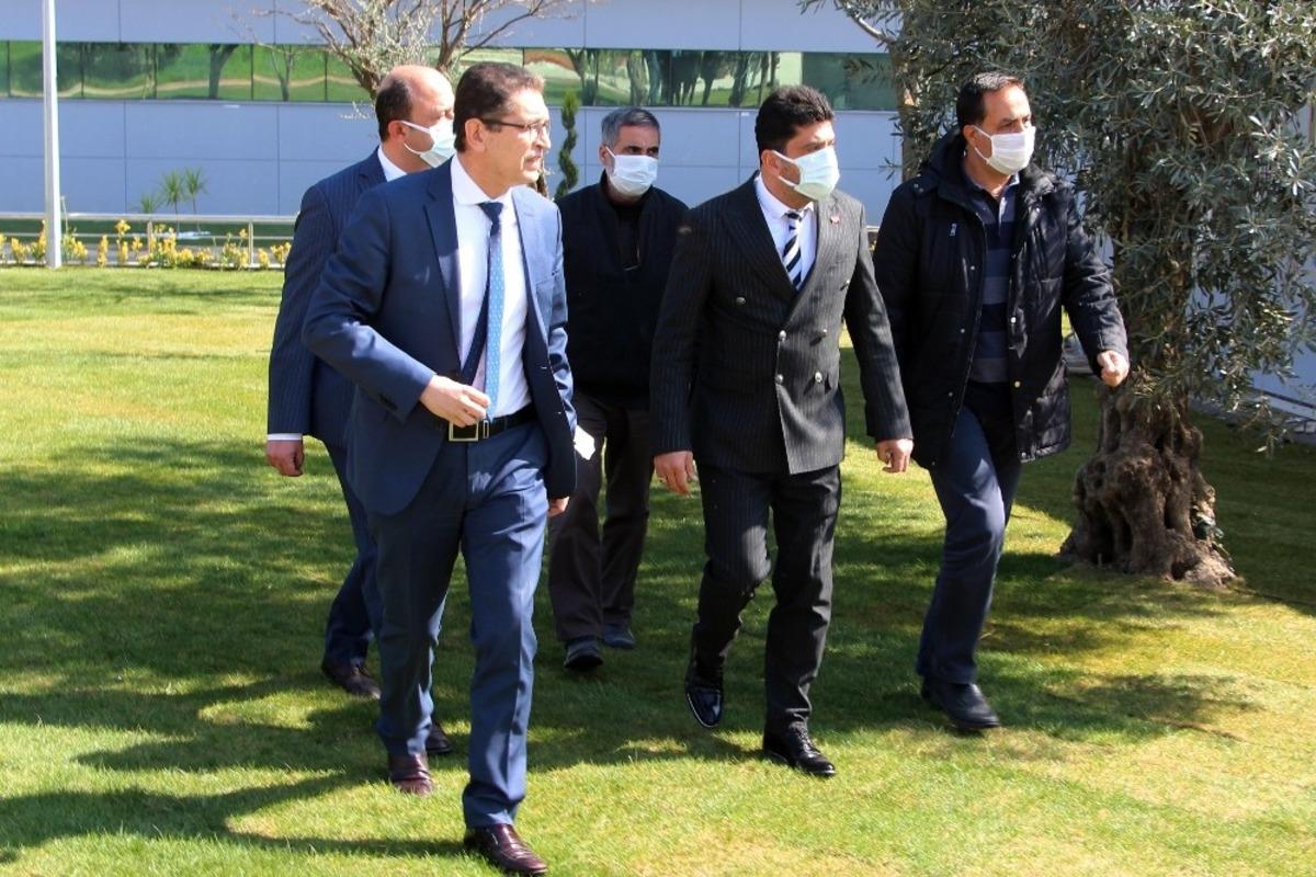 AD&Uuml; Rekt&ouml;r&uuml; Aldemir, Yeni Nesil Hastane Kompleksi&rsquo;nde incelemelerde bulundu